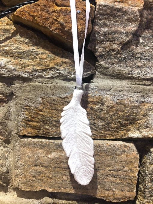 Single White Feather Hanger