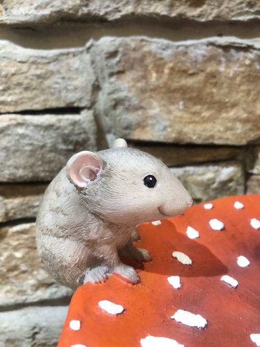 Field Mouse Toadstool Bird Bath - Image 3