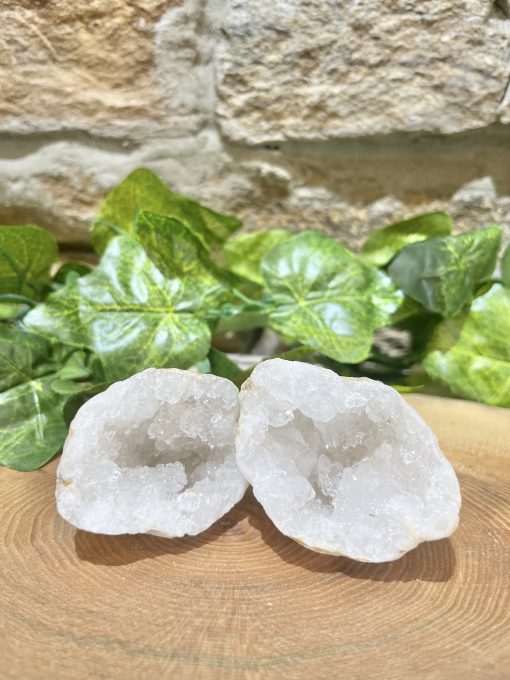 Crack Your Own Quartz Crystal Geode - Image 2