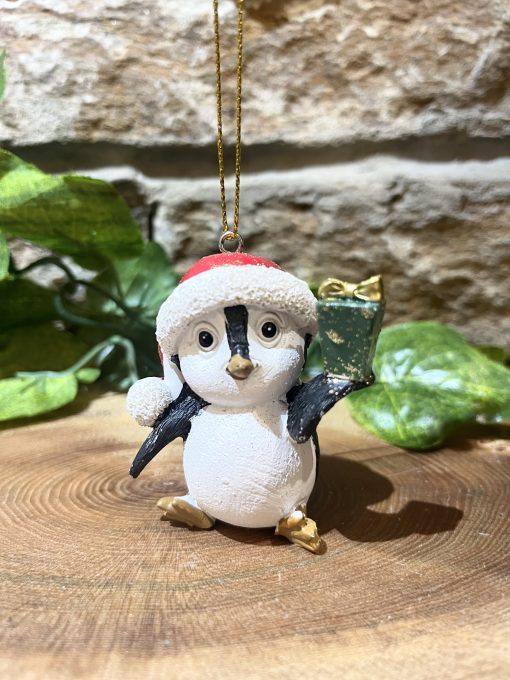 Penguin Hanger Present