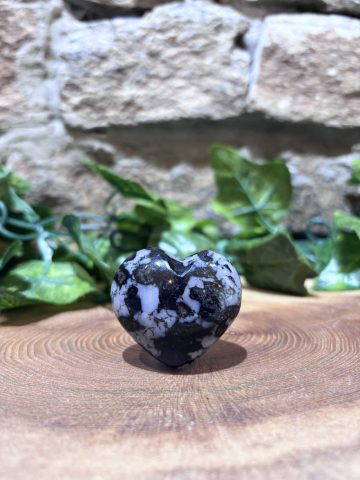 Merlinite Crystal Puff Heart 4cm